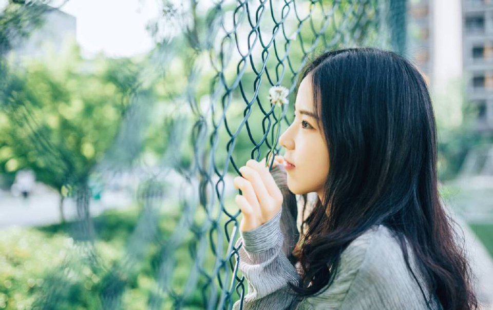 “兄长放心，父亲来前已经与我说过，此行征只是学习，只许听、看，不许问，若有想法，可以私下与兄长商议，与兄长任何决定，都不得干涉，这点，雄将军可以作证！”吕征微笑道。